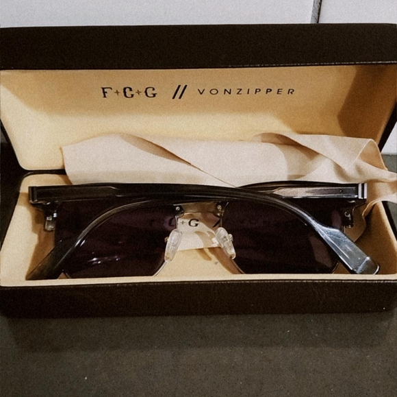 Von Zipper Glasses - Picture 2 of 3